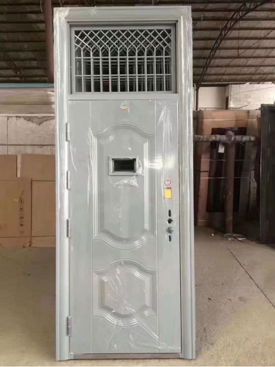 奎屯学校教室门