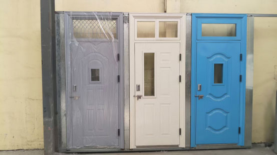 奎屯学校教室门