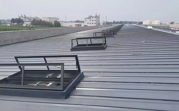 某中学室内体育馆奎屯排烟窗改造项目